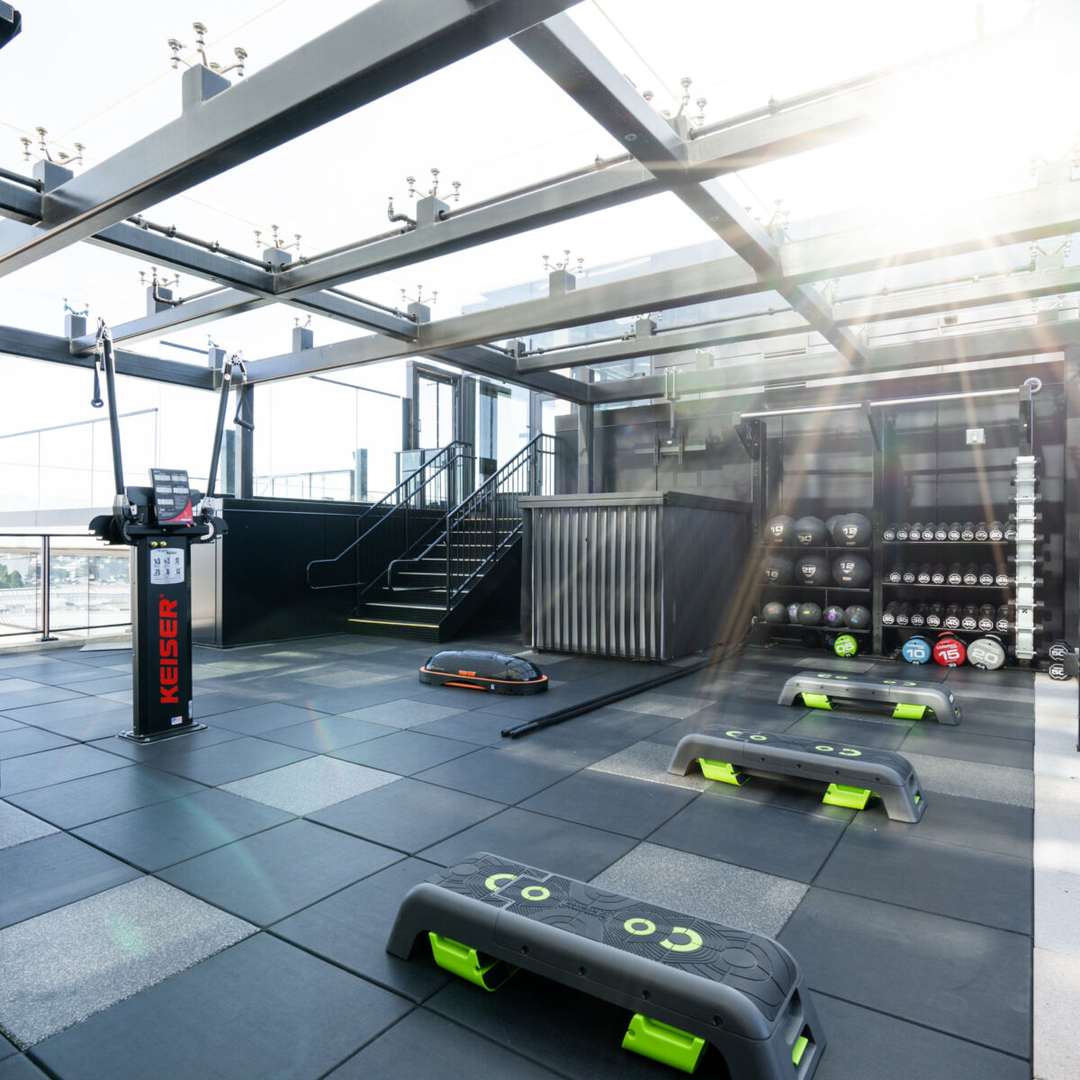 Luxury Apartments with Pool, Jacuzzi and Gym in San Francisco Chorus