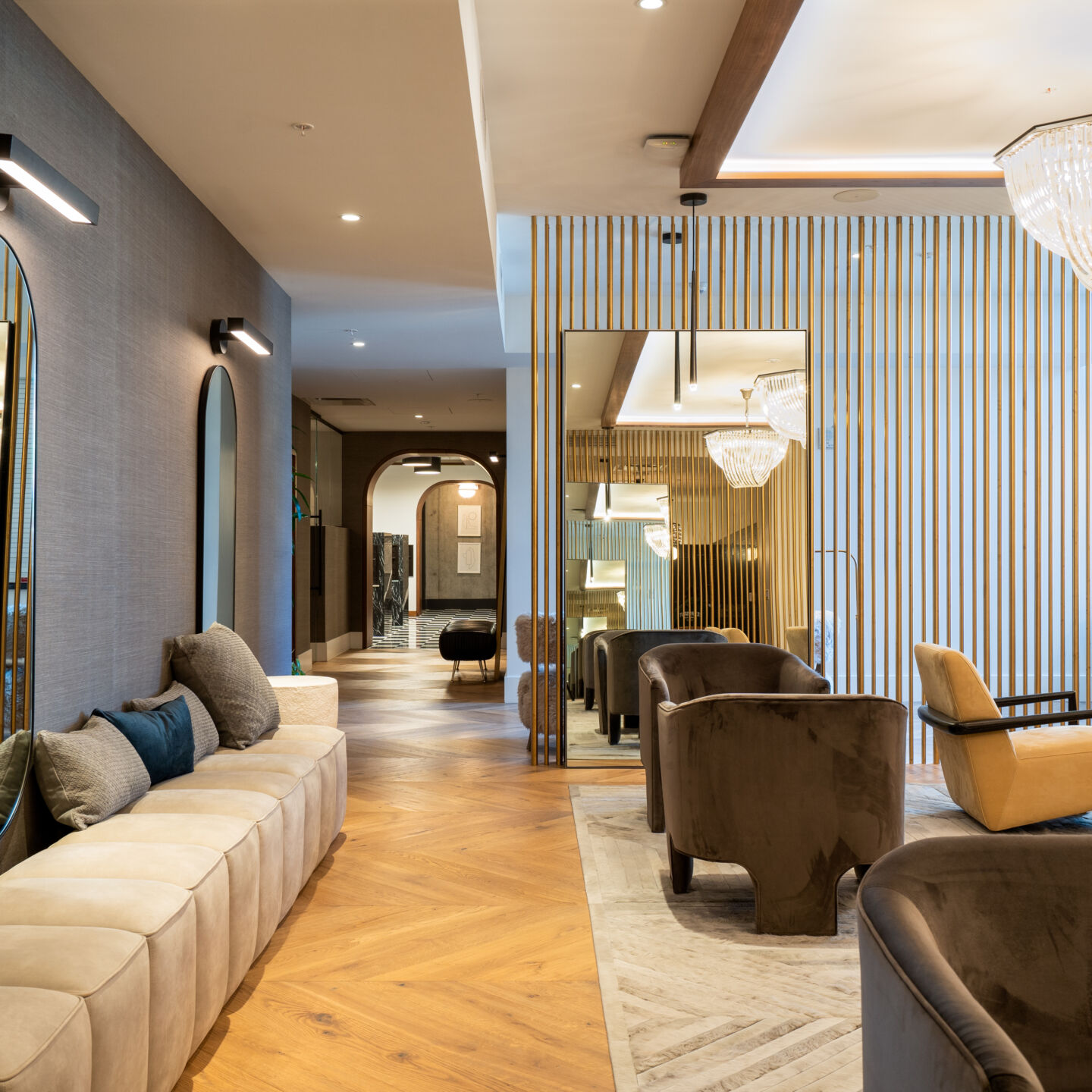 Luxury Apartments with Pool, Jacuzzi and Gym in San Francisco Chorus